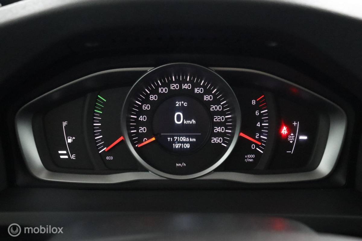 Volvo V60 Volvo V60 2.0 T3 Nordic+| Verwarmbare voorstoelen | Climate Control | Cruise Control | Navigatie | PDC Achter