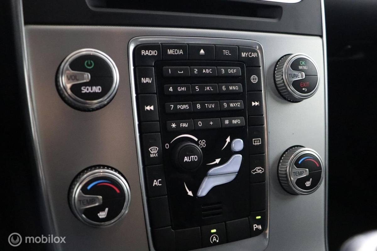 Volvo V60 Volvo V60 2.0 T3 Nordic+| Verwarmbare voorstoelen | Climate Control | Cruise Control | Navigatie | PDC Achter
