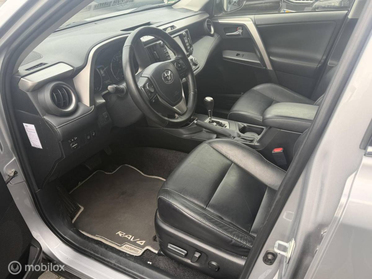 Toyota RAV4 Toyota RAV4 2.5 Hybrid AWD Executive Trekhaak