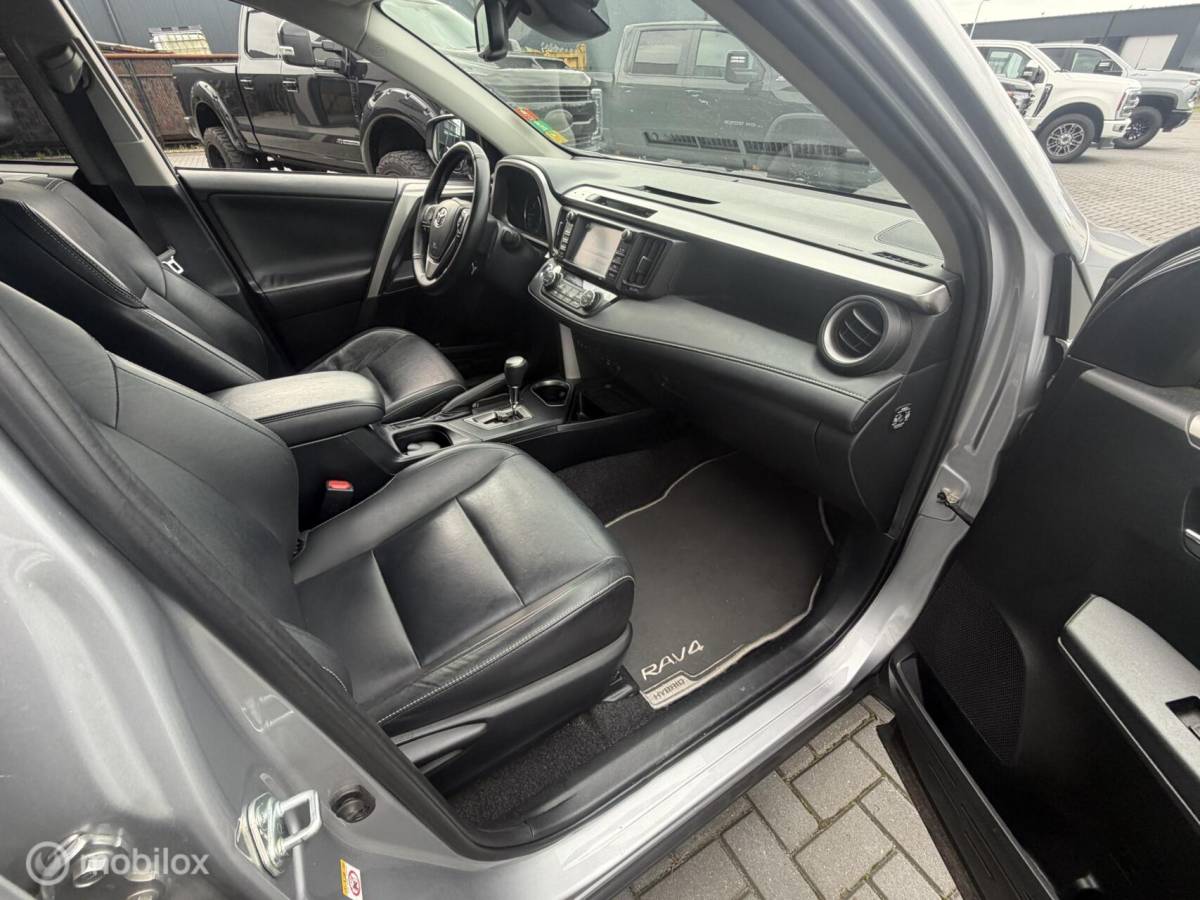 Toyota RAV4 Toyota RAV4 2.5 Hybrid AWD Executive Trekhaak