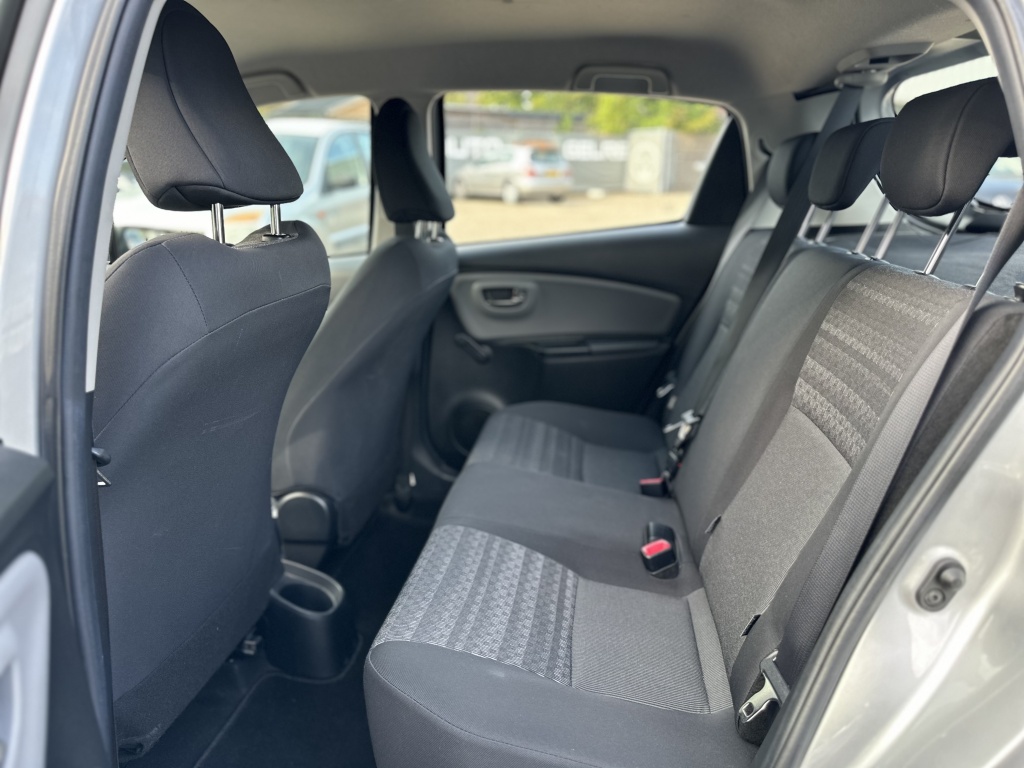 Toyota Yaris Toyota Yaris 1.0 VVT-i NL Auto NAP Weinig Kilometers Camera Airco 5Drs