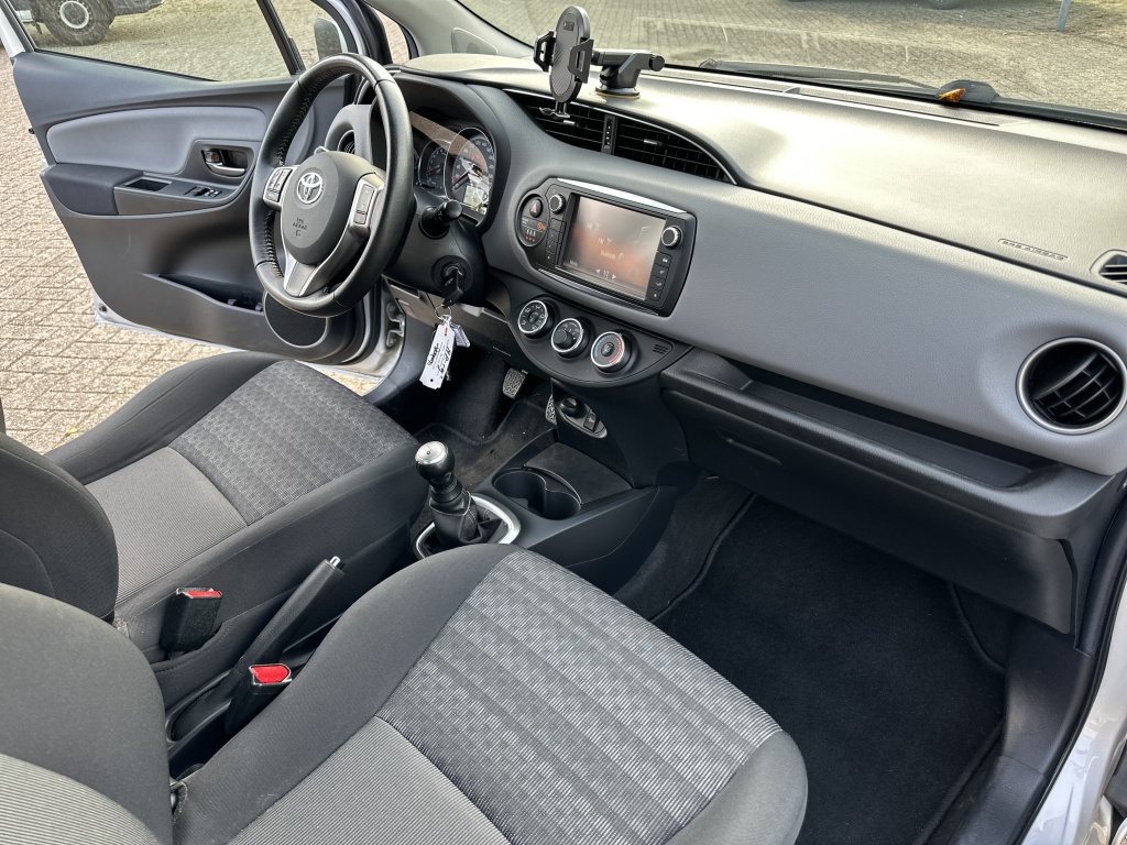 Toyota Yaris Toyota Yaris 1.0 VVT-i NL Auto NAP Weinig Kilometers Camera Airco 5Drs