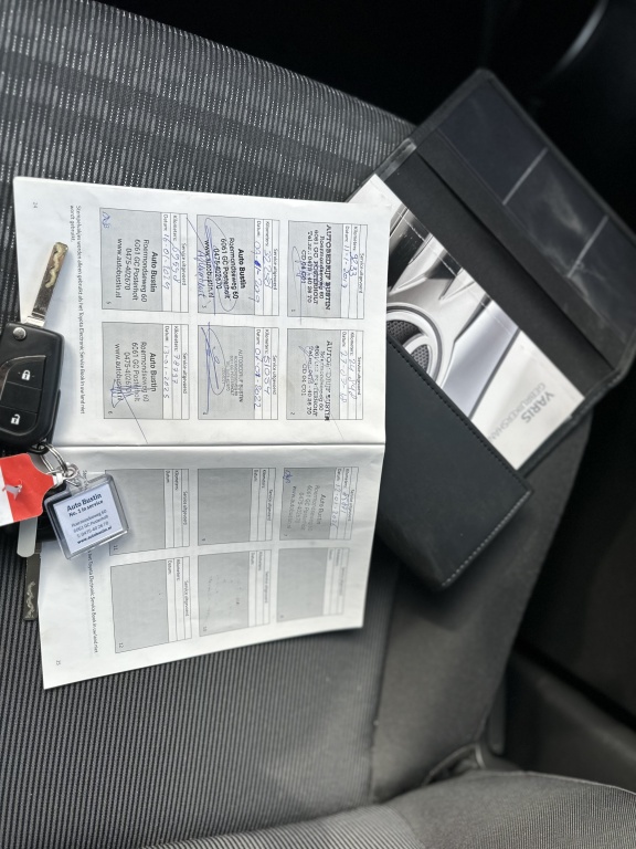 Toyota Yaris Toyota Yaris 1.0 VVT-i NL Auto NAP Weinig Kilometers Camera Airco 5Drs