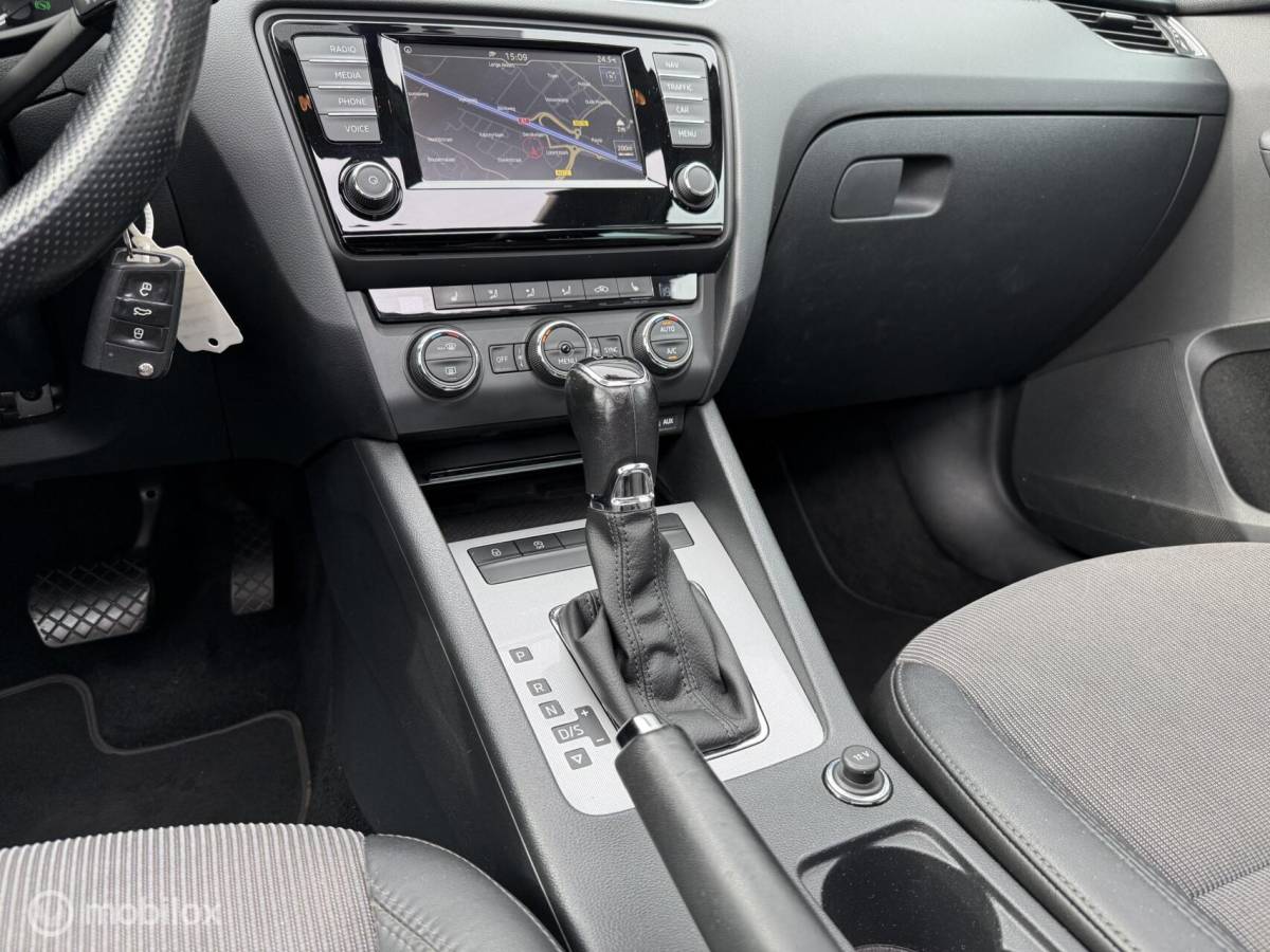 Škoda Octavia Skoda Octavia Combi 1.0 TSI Style DSG/Pano.dak/Trekhaak/Clima/Cruise