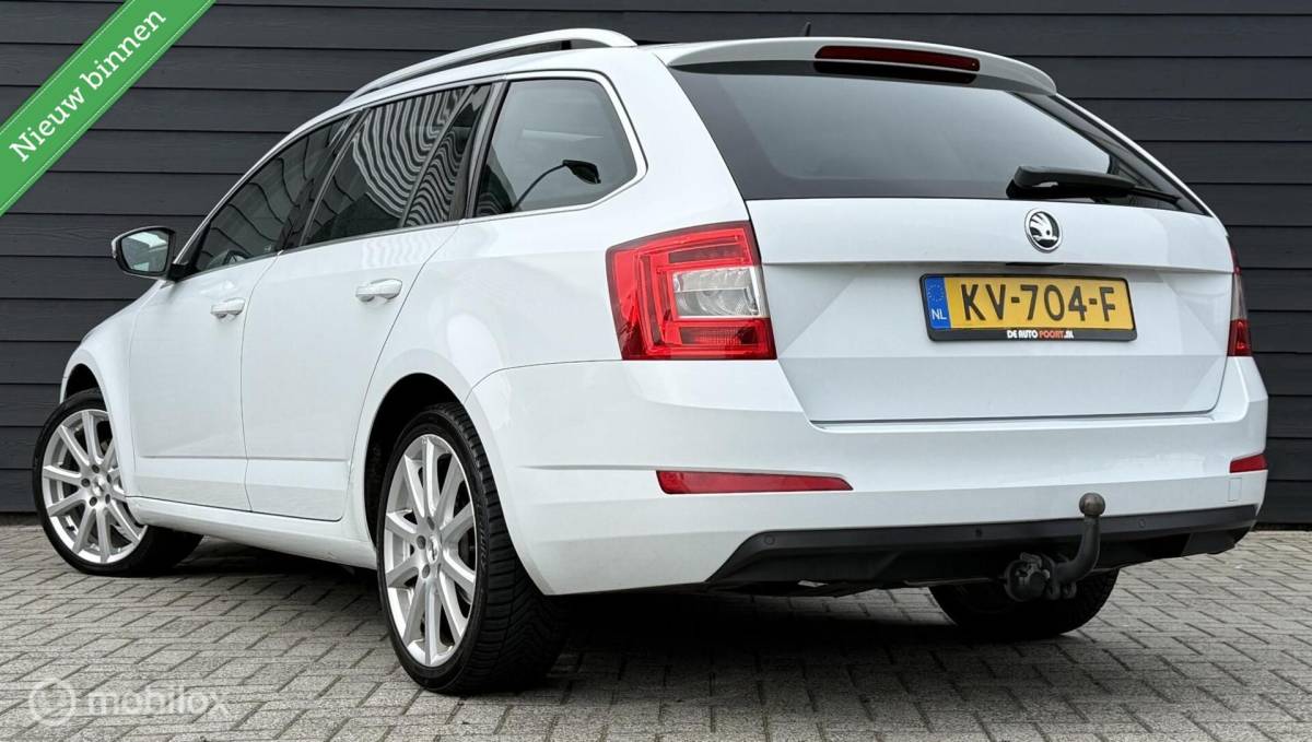 Škoda Octavia Skoda Octavia Combi 1.0 TSI Style DSG/Pano.dak/Trekhaak/Clima/Cruise
