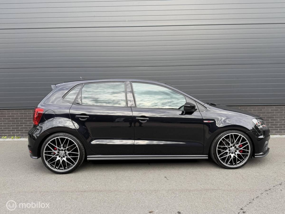 Volkswagen Polo Volkswagen Polo 1.8 TSI GTI FULL OPTIONS! CLIMA*CARPLAY*CRUISE*PDC*18INCH