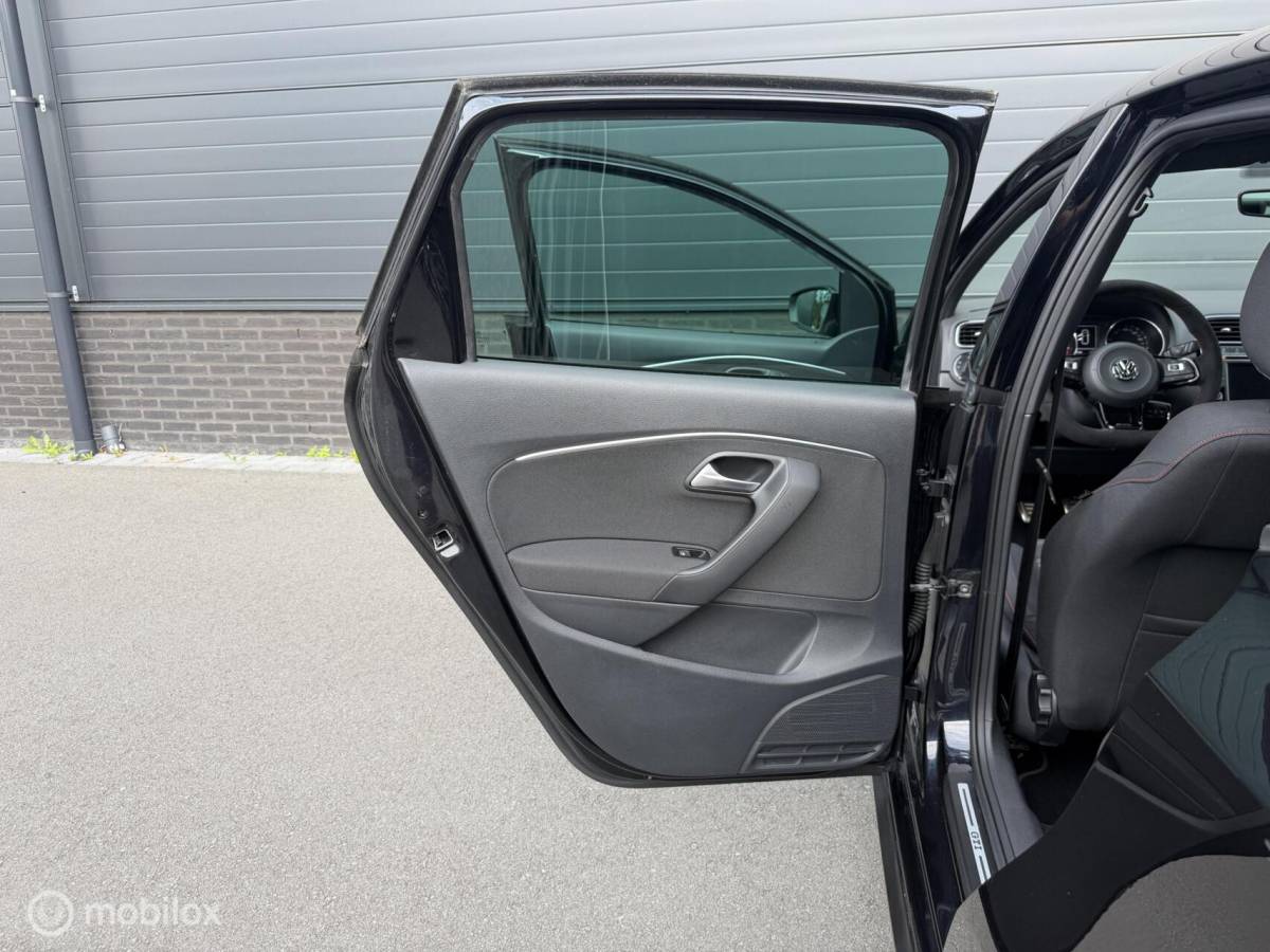 Volkswagen Polo Volkswagen Polo 1.8 TSI GTI FULL OPTIONS! CLIMA*CARPLAY*CRUISE*PDC*18INCH