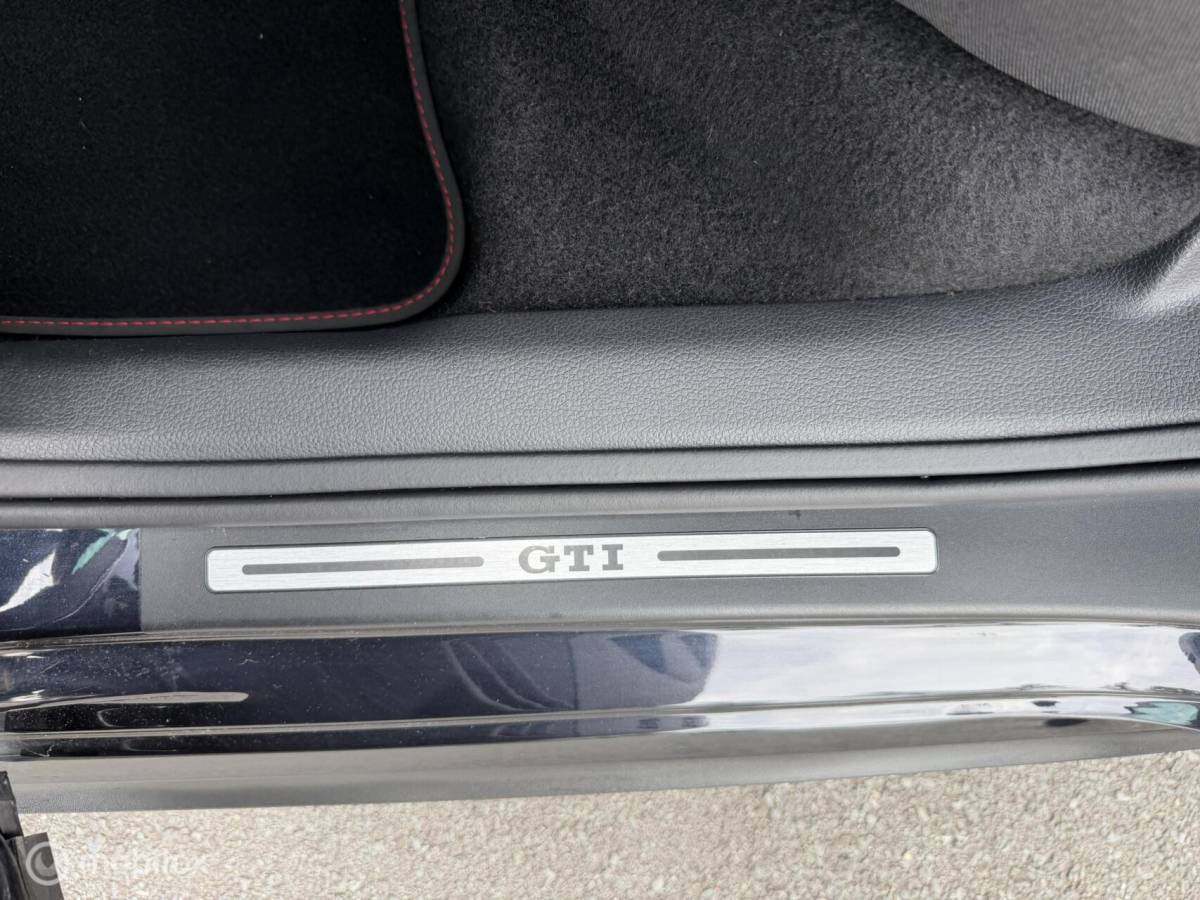 Volkswagen Polo Volkswagen Polo 1.8 TSI GTI FULL OPTIONS! CLIMA*CARPLAY*CRUISE*PDC*18INCH