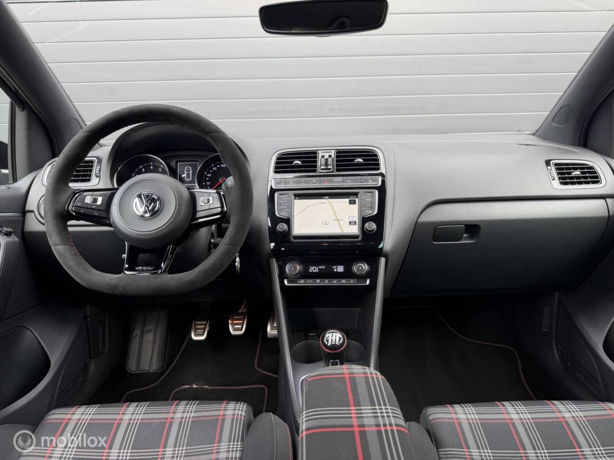Volkswagen Polo Volkswagen Polo 1.8 TSI GTI FULL OPTIONS! CLIMA*CARPLAY*CRUISE*PDC*18INCH