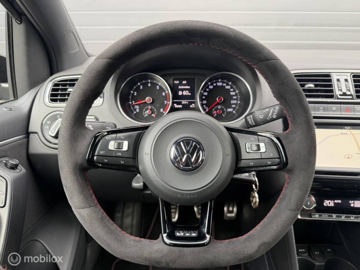 Volkswagen Polo Volkswagen Polo 1.8 TSI GTI FULL OPTIONS! CLIMA*CARPLAY*CRUISE*PDC*18INCH