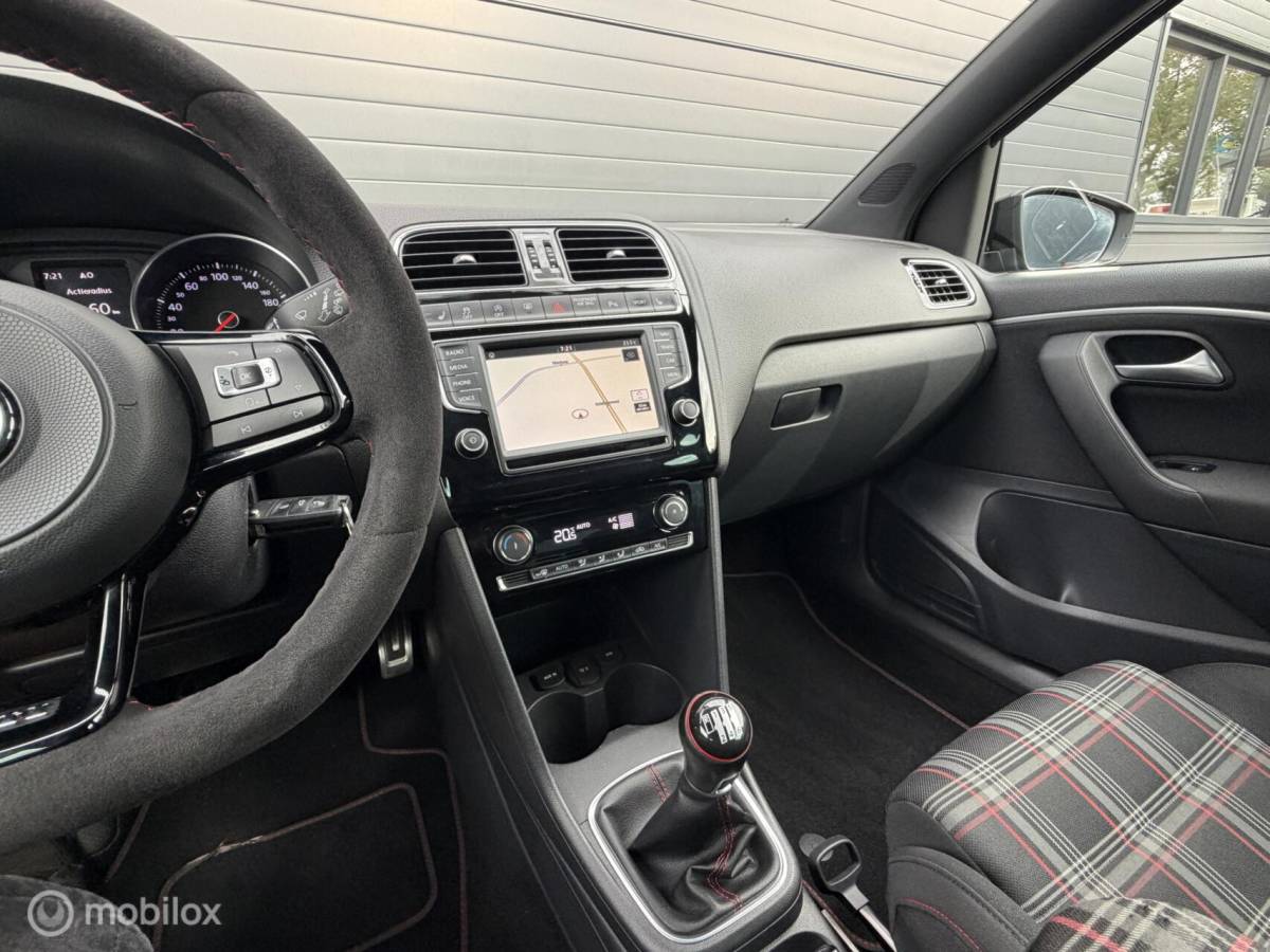 Volkswagen Polo Volkswagen Polo 1.8 TSI GTI FULL OPTIONS! CLIMA*CARPLAY*CRUISE*PDC*18INCH