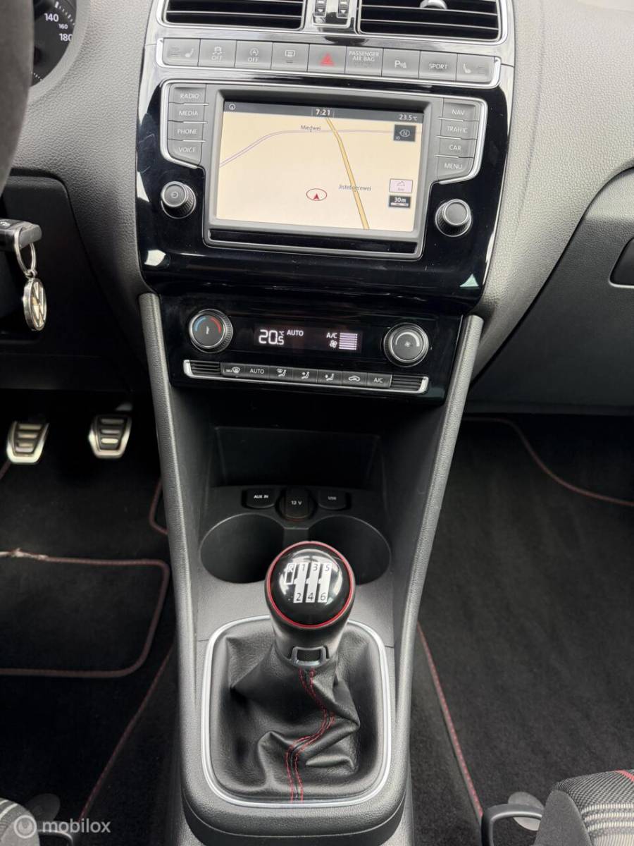 Volkswagen Polo Volkswagen Polo 1.8 TSI GTI FULL OPTIONS! CLIMA*CARPLAY*CRUISE*PDC*18INCH