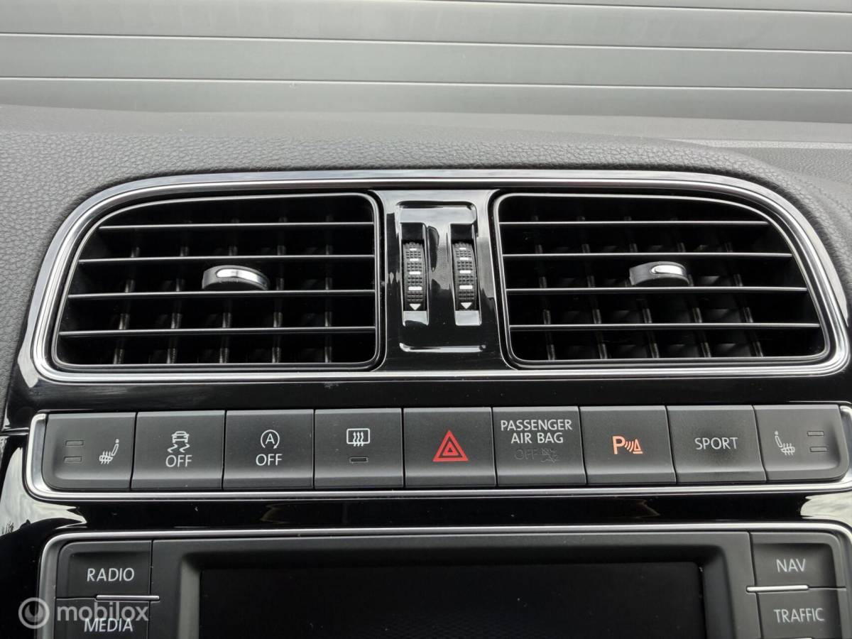 Volkswagen Polo Volkswagen Polo 1.8 TSI GTI FULL OPTIONS! CLIMA*CARPLAY*CRUISE*PDC*18INCH