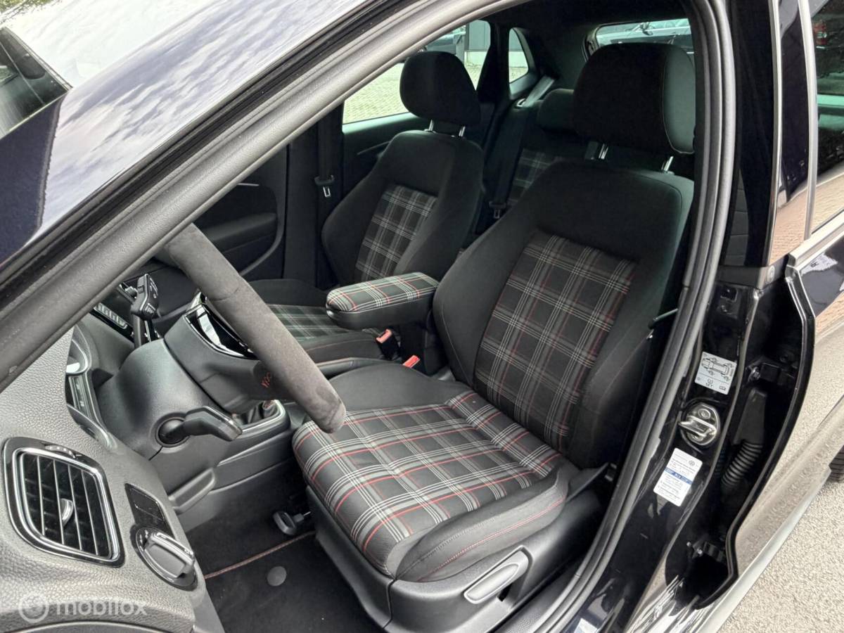 Volkswagen Polo Volkswagen Polo 1.8 TSI GTI FULL OPTIONS! CLIMA*CARPLAY*CRUISE*PDC*18INCH