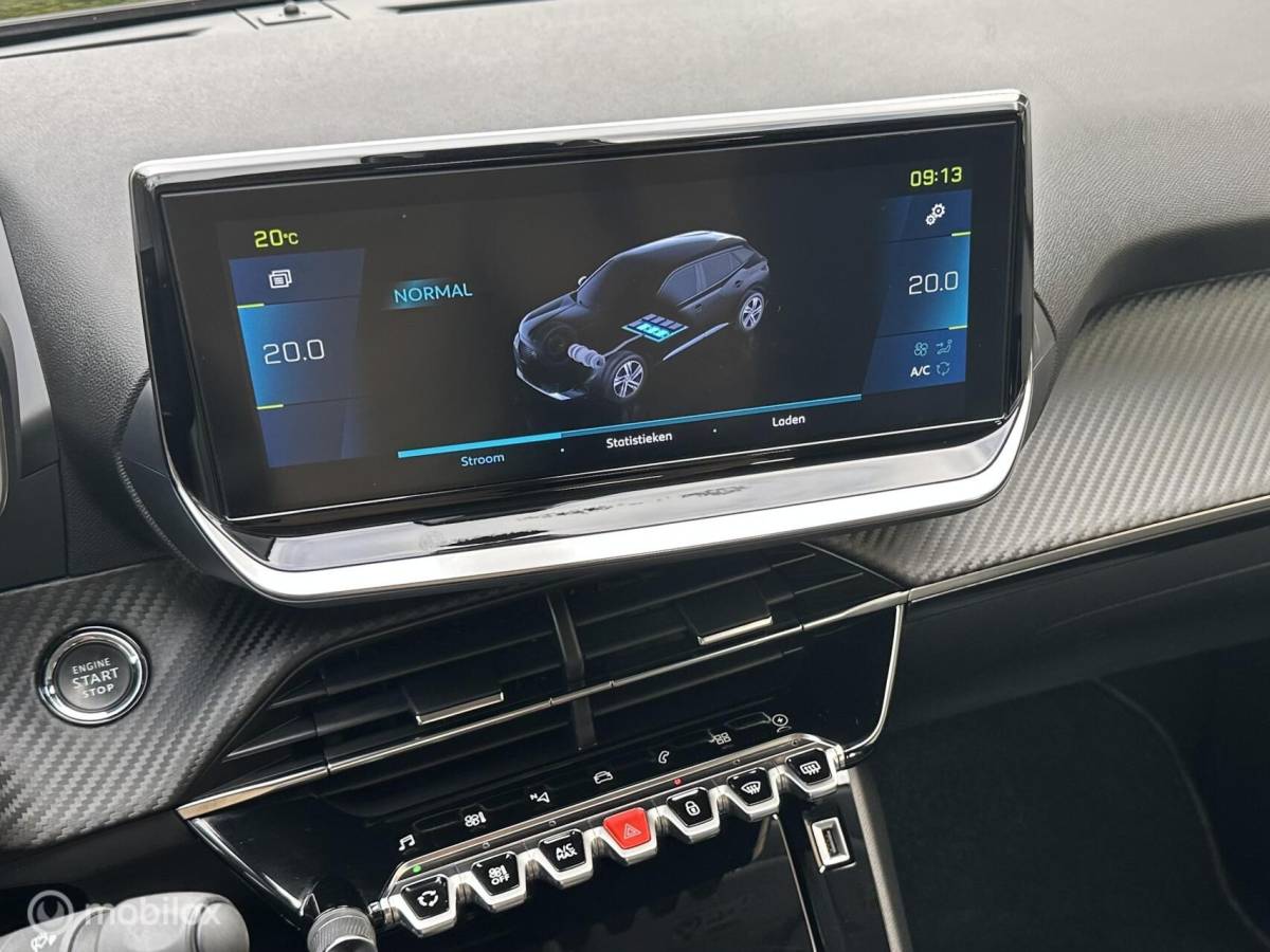 Peugeot e-2008 Peugeot e-2008 EV Allure Pack 50 kWh CARPLAY ACHTERUITRIJ CAMERA PRIVACY GLAS ACCU GARANTIE MOOIE AUTO!!