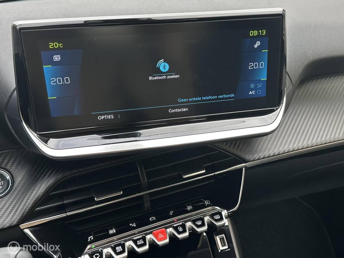 Peugeot e-2008 Peugeot e-2008 EV Allure Pack 50 kWh CARPLAY ACHTERUITRIJ CAMERA PRIVACY GLAS ACCU GARANTIE MOOIE AUTO!!