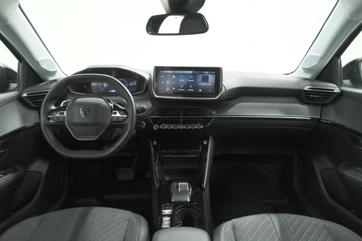 Peugeot 208 Peugeot 208 1.2 Hybrid 110 e-DCS6 Allure | Apple Carplay | Parkeersensoren Voor + Achter | Climate Control