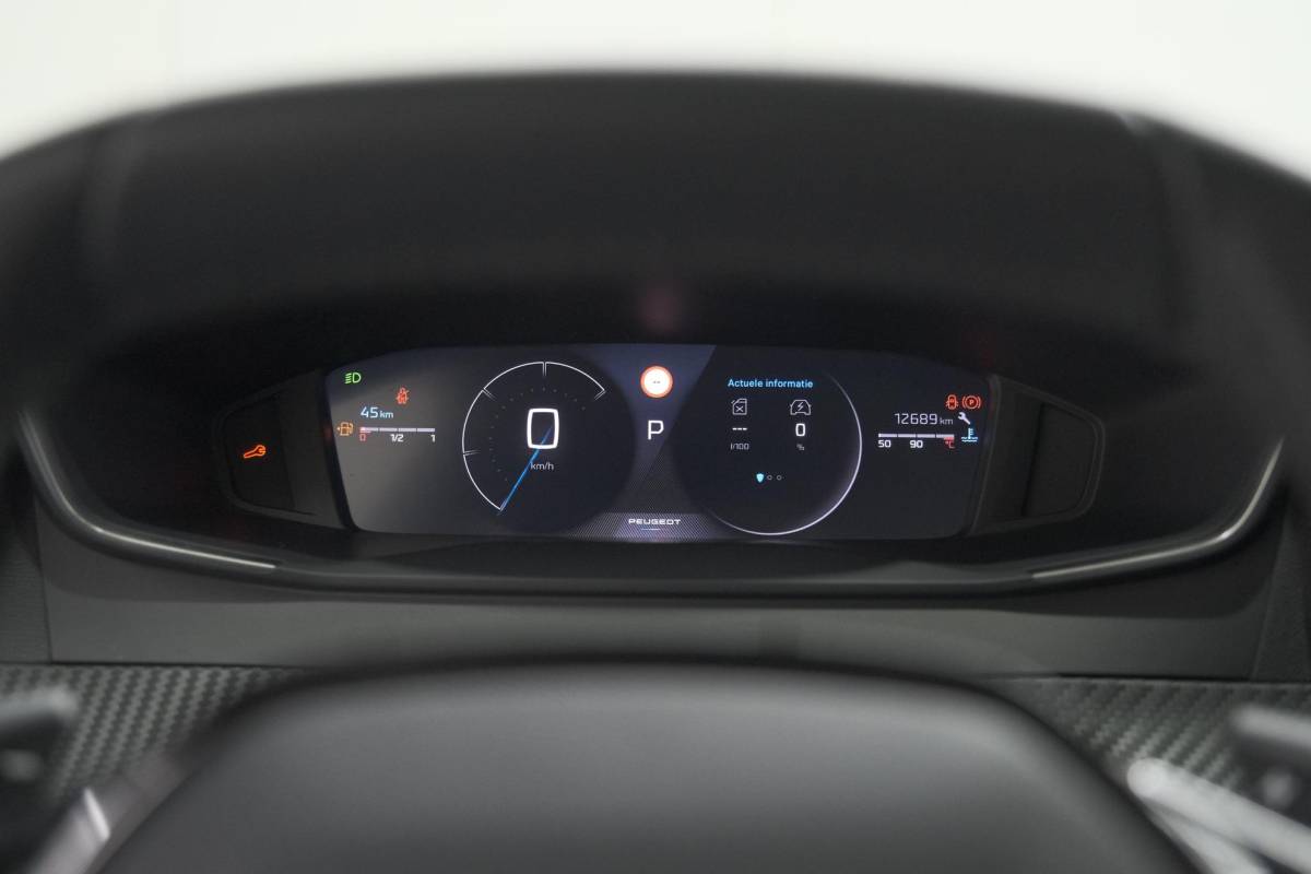 Peugeot 208 Peugeot 208 1.2 Hybrid 110 e-DCS6 Allure | Apple Carplay | Parkeersensoren Voor + Achter | Climate Control