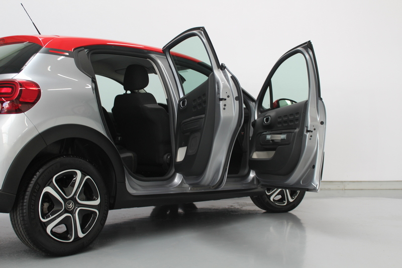 Citroën C3 Citroën C3 1.2 PureTech Shine 111PK, AUTOMAAT | RIJKLAAR | LED | NAVIGATIE | CRUISE CONTROLE | CLIMATE CONTROLE | PARKEERSENSOREN