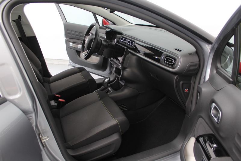 Citroën C3 Citroën C3 1.2 PureTech Shine 111PK, AUTOMAAT | RIJKLAAR | LED | NAVIGATIE | CRUISE CONTROLE | CLIMATE CONTROLE | PARKEERSENSOREN