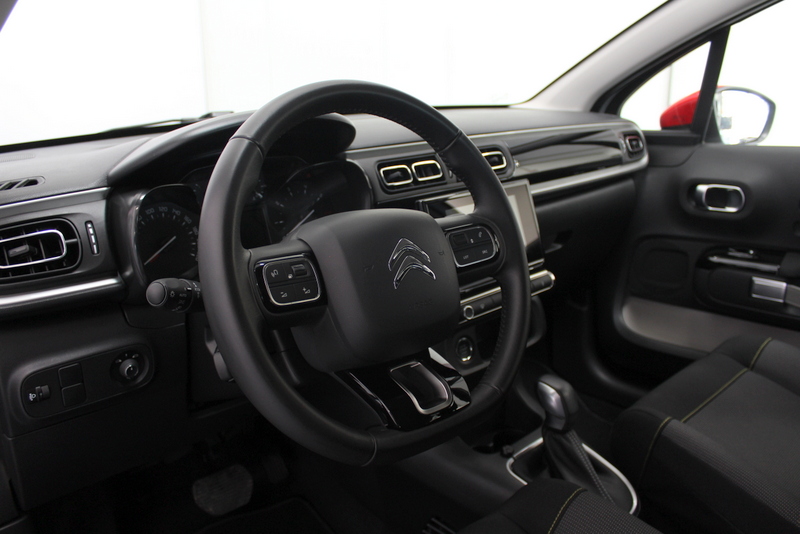 Citroën C3 Citroën C3 1.2 PureTech Shine 111PK, AUTOMAAT | RIJKLAAR | LED | NAVIGATIE | CRUISE CONTROLE | CLIMATE CONTROLE | PARKEERSENSOREN