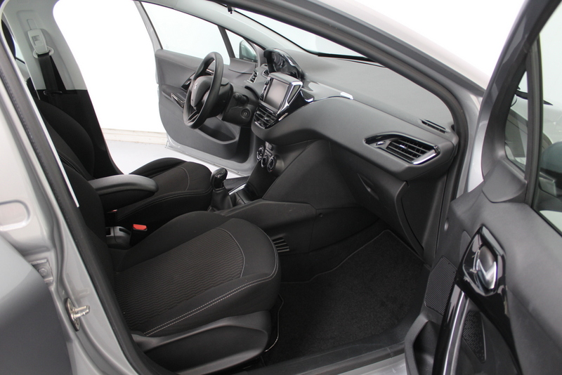 Peugeot 208 Peugeot 208 1.2 PureTech Blue Lease Active 83PK, RIJKLAAR | AIRCO | 5DRS | CRUISE CONTROLE | NAVIGATIE