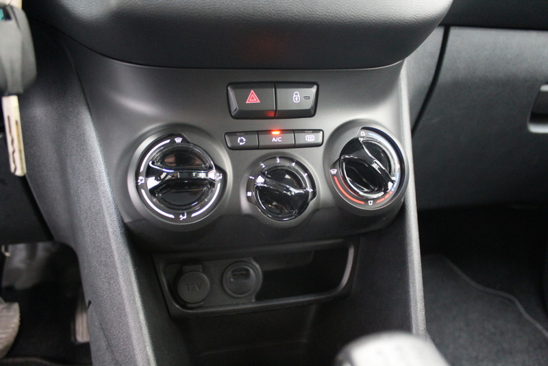 Peugeot 208 Peugeot 208 1.2 PureTech Blue Lease Active 83PK, RIJKLAAR | AIRCO | 5DRS | CRUISE CONTROLE | NAVIGATIE