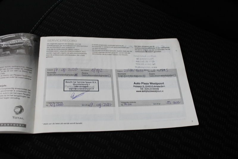 Peugeot 208 Peugeot 208 1.2 PureTech Blue Lease Active 83PK, RIJKLAAR | AIRCO | 5DRS | CRUISE CONTROLE | NAVIGATIE