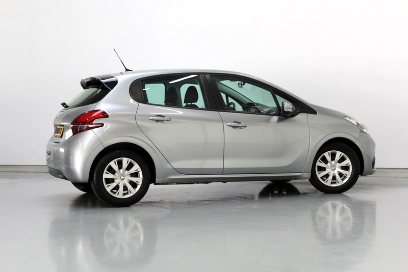 Peugeot 208 Peugeot 208 1.2 PureTech Blue Lease Active 83PK, RIJKLAAR | AIRCO | 5DRS | CRUISE CONTROLE | NAVIGATIE