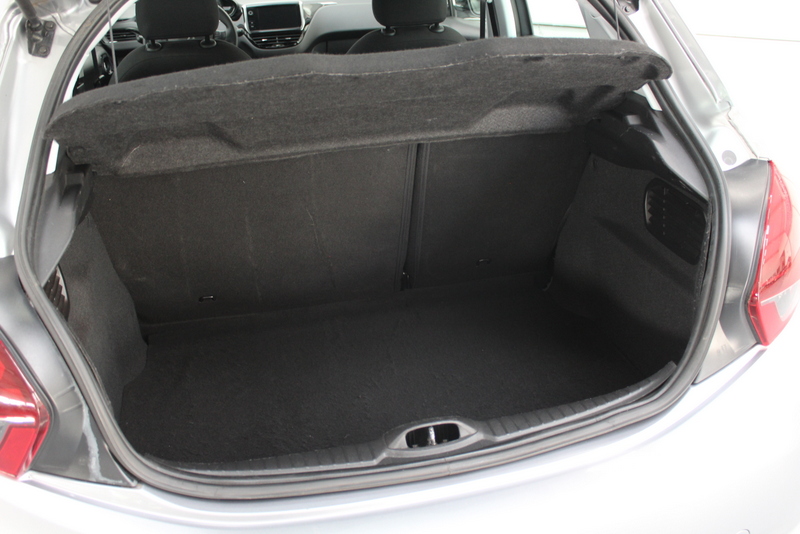 Peugeot 208 Peugeot 208 1.2 PureTech Blue Lease Active 83PK, RIJKLAAR | AIRCO | 5DRS | CRUISE CONTROLE | NAVIGATIE