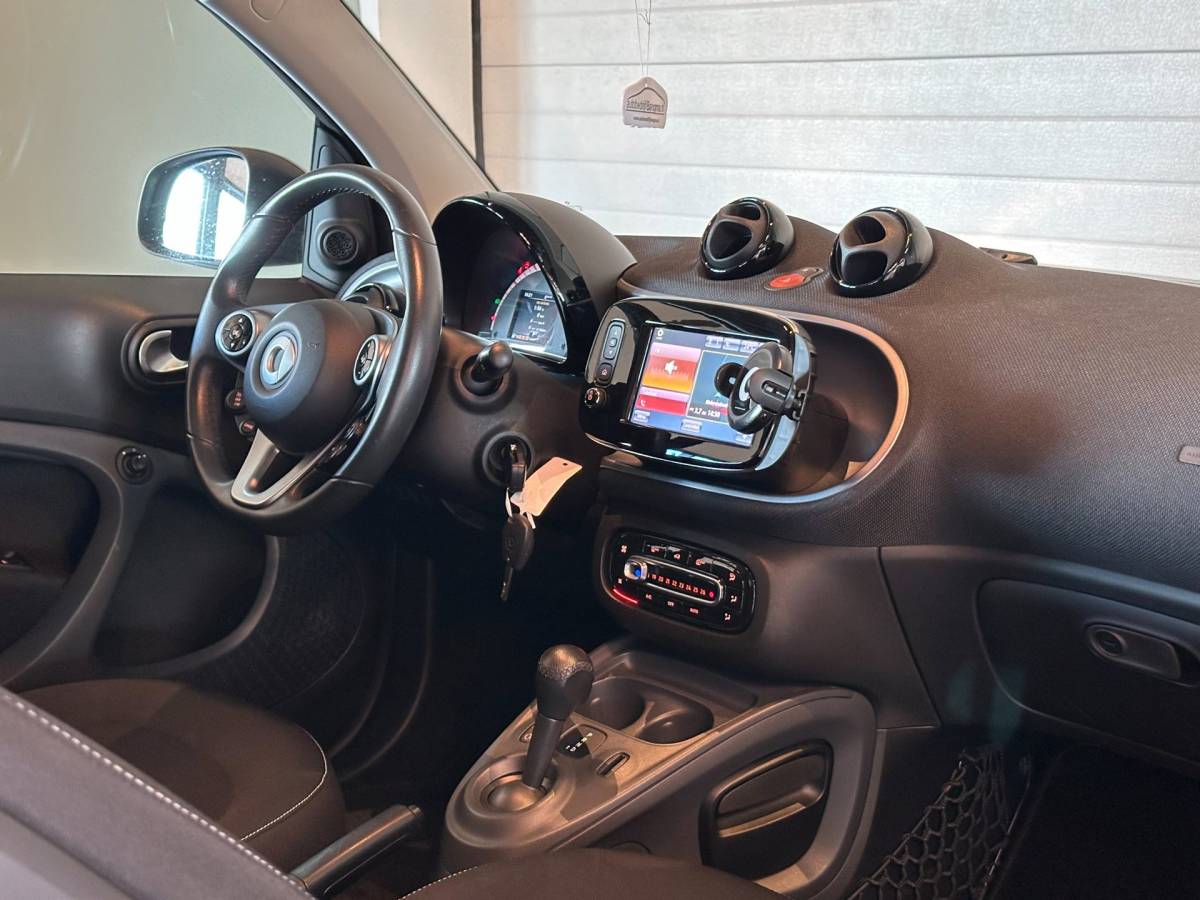 smart Fortwo Smart Fortwo 1.0 AUTOMAAT PASSION-uitv|CLIMA AIRCO|NAVIGATIE|CRUISE CONTROL|LM-VELGEN|19.725 km NAP!!|incl.nieuwe APK+OH-BEURT