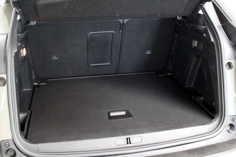 Peugeot 3008 Peugeot 3008 1.2 PureTech Allure 131PK, ELEC-ACHTERKLEP | TREKHAAK | DEELS LEER | CAMERA | CARPLAY