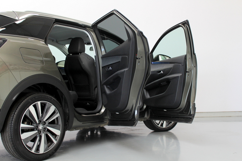 Peugeot 3008 Peugeot 3008 1.2 PureTech Allure 131PK, ELEC-ACHTERKLEP | TREKHAAK | DEELS LEER | CAMERA | CARPLAY