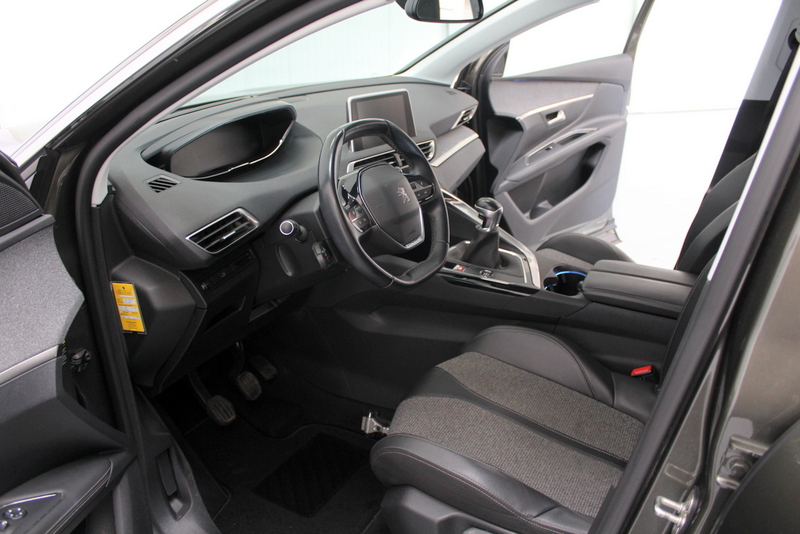 Peugeot 3008 Peugeot 3008 1.2 PureTech Allure 131PK, ELEC-ACHTERKLEP | TREKHAAK | DEELS LEER | CAMERA | CARPLAY