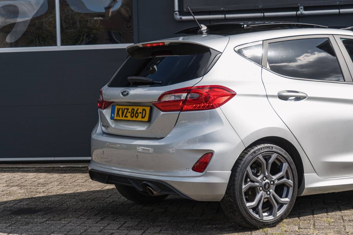 Ford Fiesta Ford FIESTA 1.0 EcoBoost ST-Line / LED / Pano / Winter pack!