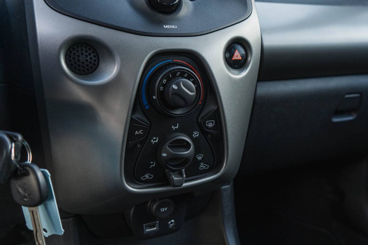 Peugeot 108 Peugeot 108 1.0 e-VTi Active / LED / Airco / Top!