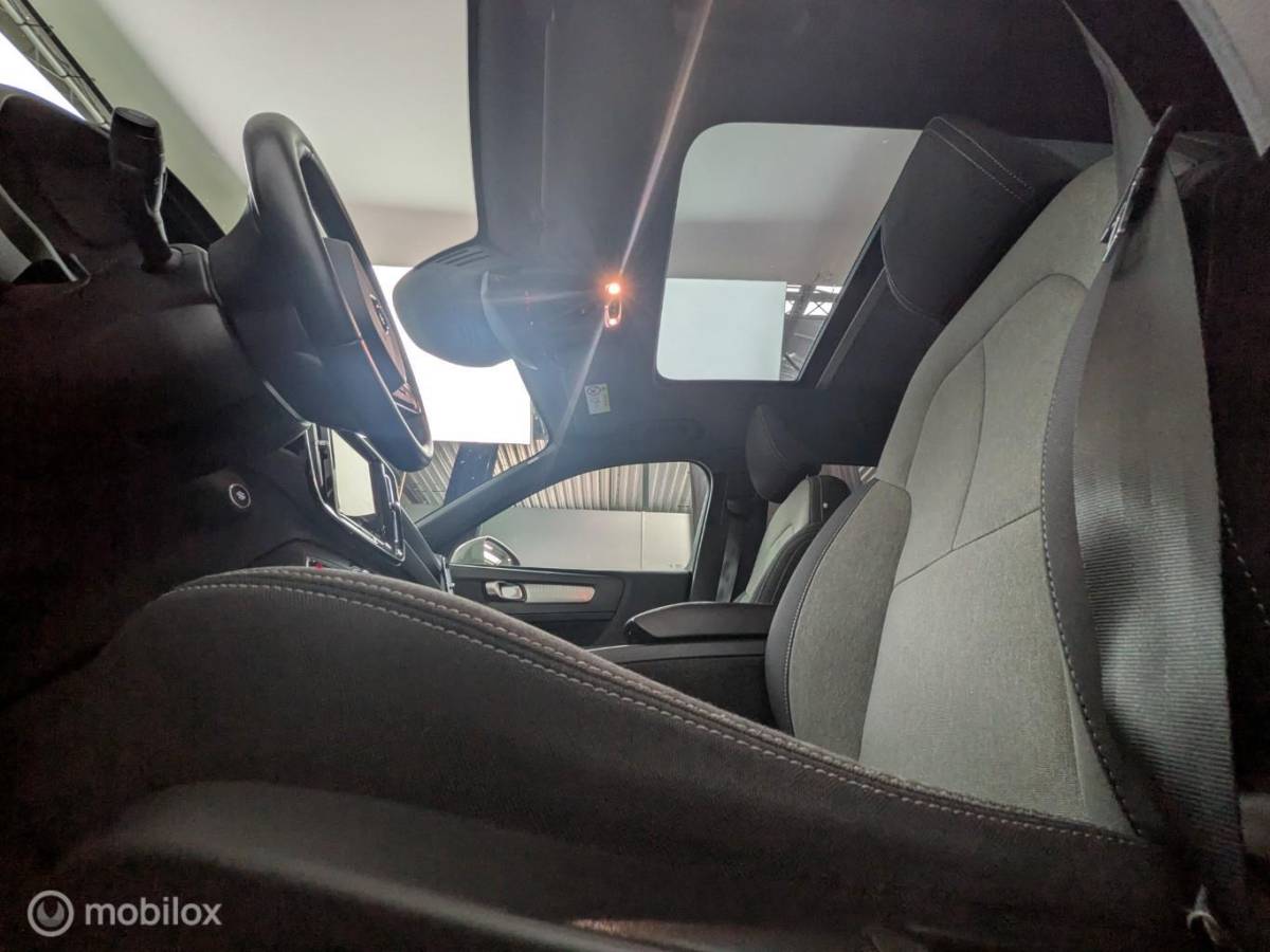 Volvo XC40 Volvo XC40 1.5 T4 Recharge Inscription | Panoramadak | Camera | Verwarmbare voorstoelen & Stuurwiel | 19″ Velgen | Dealer Onderhouden