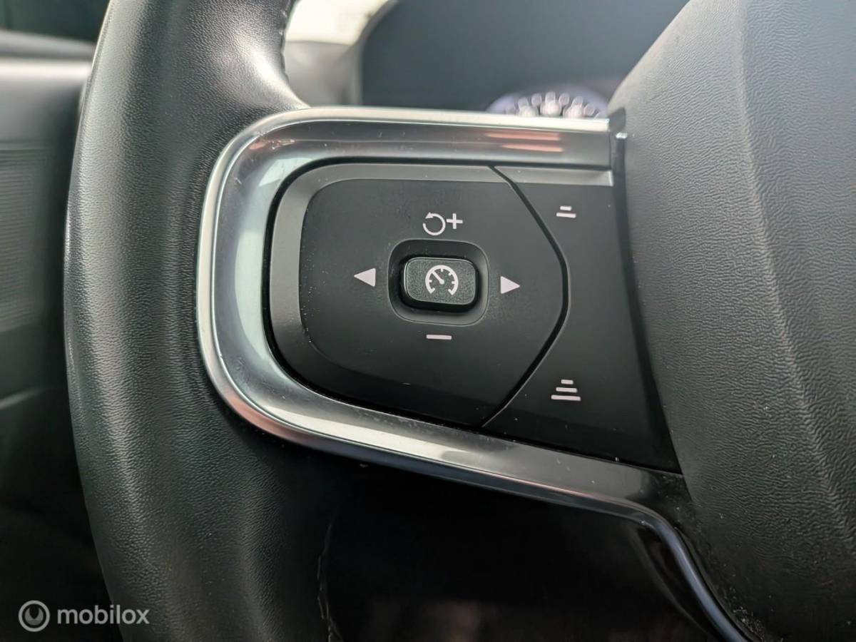 Volvo XC40 Volvo XC40 1.5 T4 Recharge Inscription | Panoramadak | Camera | Verwarmbare voorstoelen & Stuurwiel | 19″ Velgen | Dealer Onderhouden