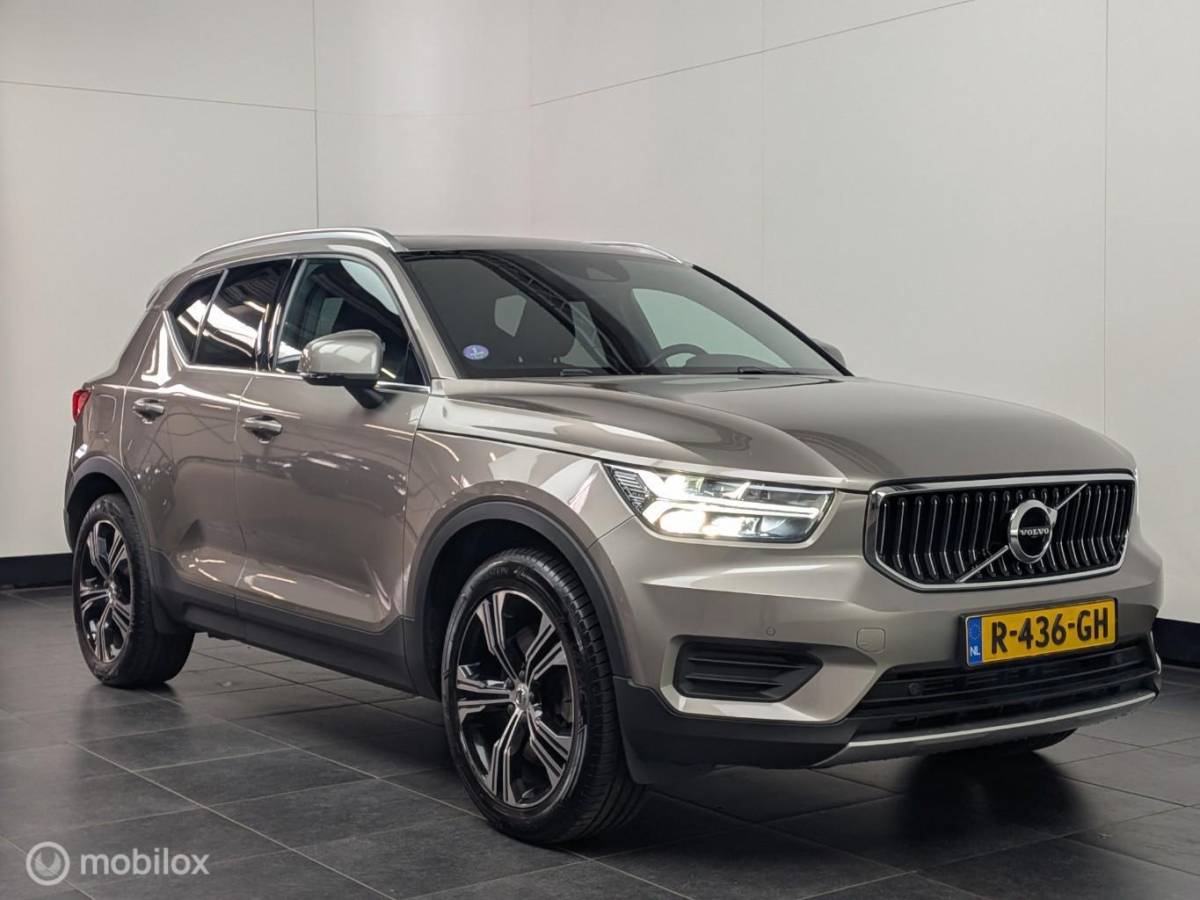 Volvo XC40 Volvo XC40 1.5 T4 Recharge Inscription | Panoramadak | Camera | Verwarmbare voorstoelen & Stuurwiel | 19″ Velgen | Dealer Onderhouden