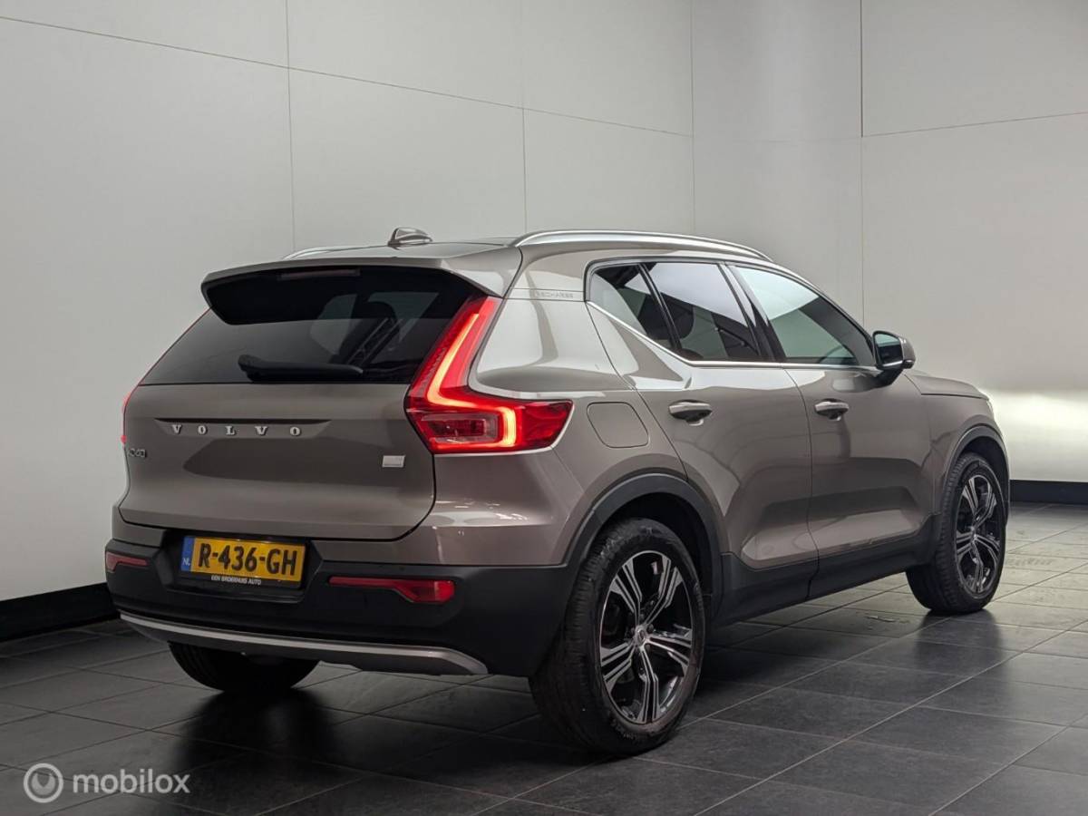 Volvo XC40 Volvo XC40 1.5 T4 Recharge Inscription | Panoramadak | Camera | Verwarmbare voorstoelen & Stuurwiel | 19″ Velgen | Dealer Onderhouden