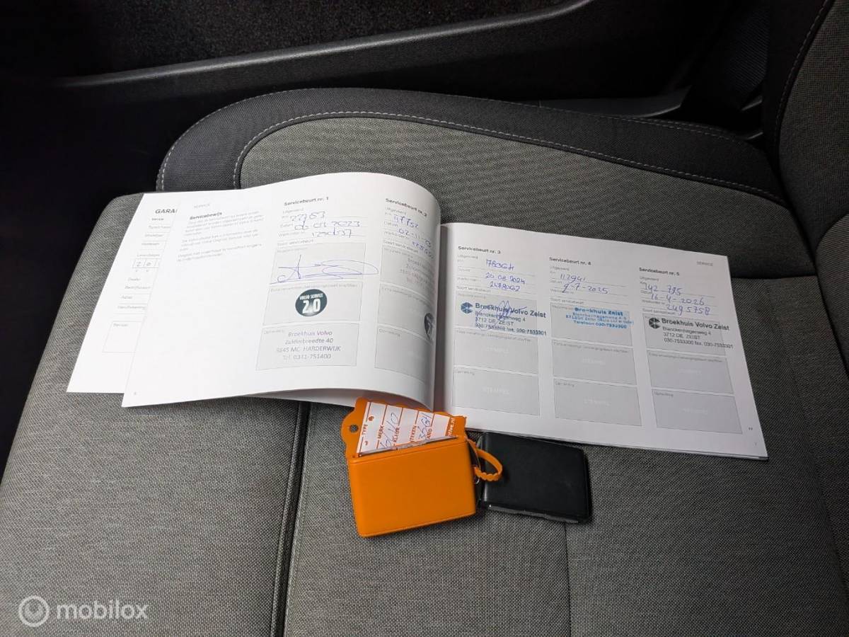 Volvo XC40 Volvo XC40 1.5 T4 Recharge Inscription | Panoramadak | Camera | Verwarmbare voorstoelen & Stuurwiel | 19″ Velgen | Dealer Onderhouden