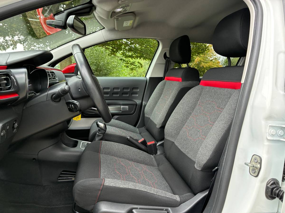 Citroën C3 Citroen C3 1.2 PureTech S&S Shine | Camera + Cruise + Navi Nu € 6.975,-!!!
