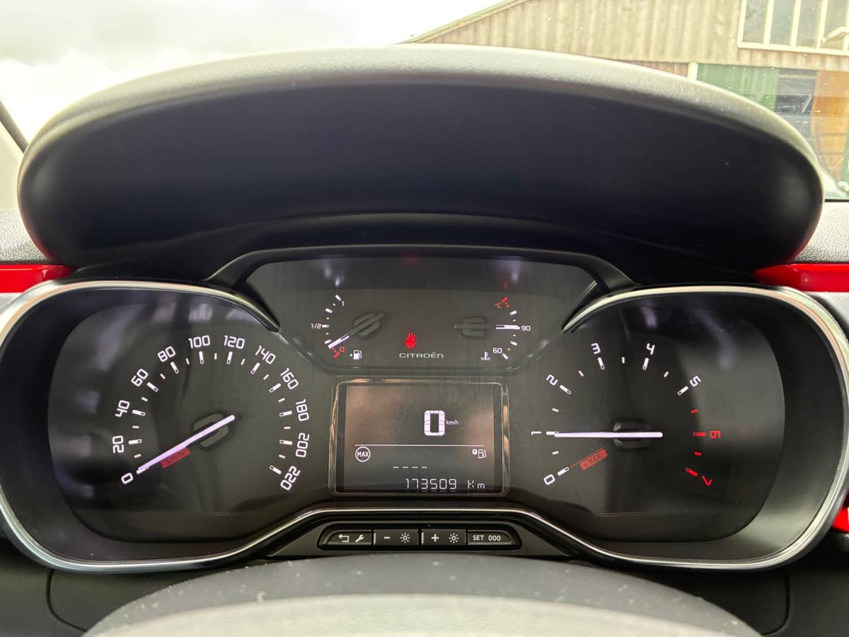 Citroën C3 Citroen C3 1.2 PureTech S&S Shine | Camera + Cruise + Navi Nu € 6.975,-!!!