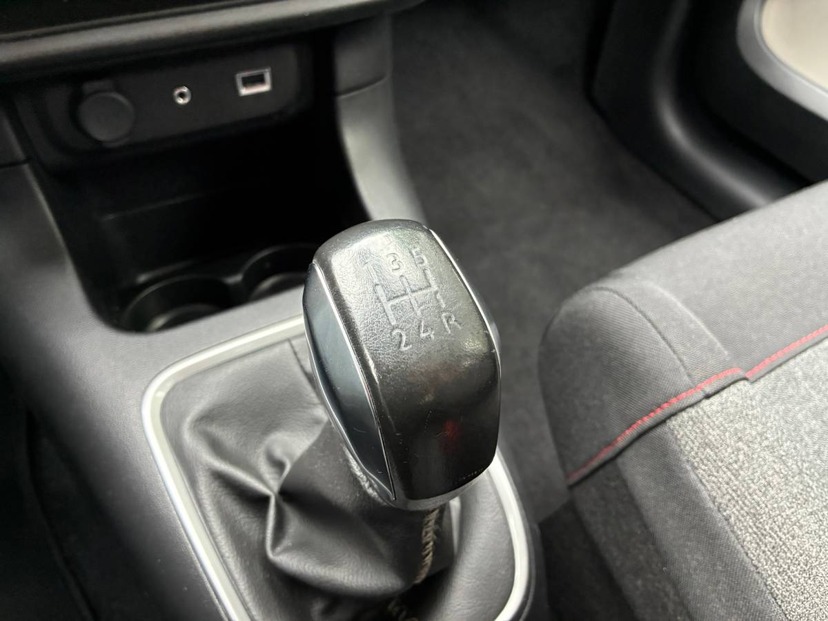 Citroën C3 Citroen C3 1.2 PureTech S&S Shine | Camera + Cruise + Navi Nu € 6.975,-!!!