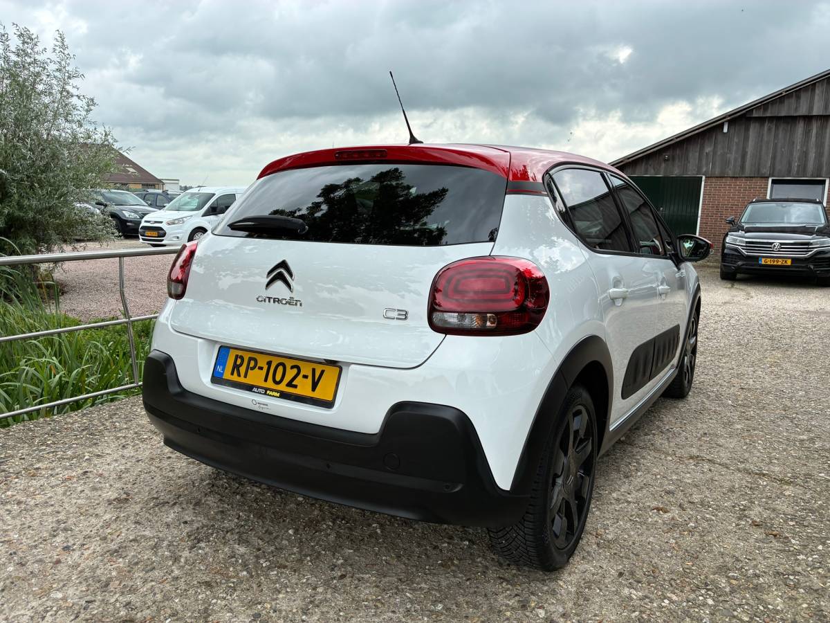 Citroën C3 Citroen C3 1.2 PureTech S&S Shine | Camera + Cruise + Navi Nu € 6.975,-!!!