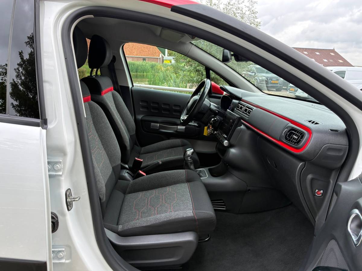 Citroën C3 Citroen C3 1.2 PureTech S&S Shine | Camera + Cruise + Navi Nu € 6.975,-!!!