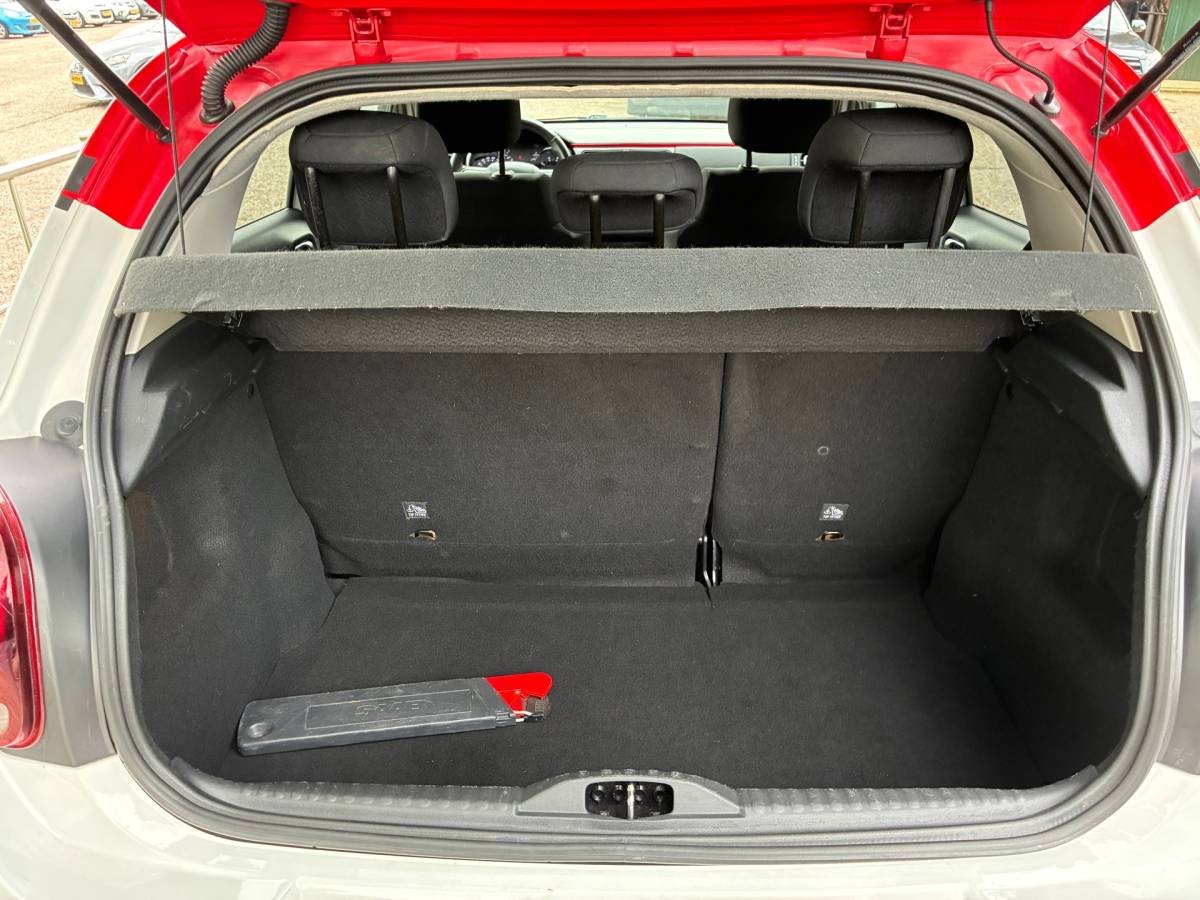 Citroën C3 Citroen C3 1.2 PureTech S&S Shine | Camera + Cruise + Navi Nu € 6.975,-!!!