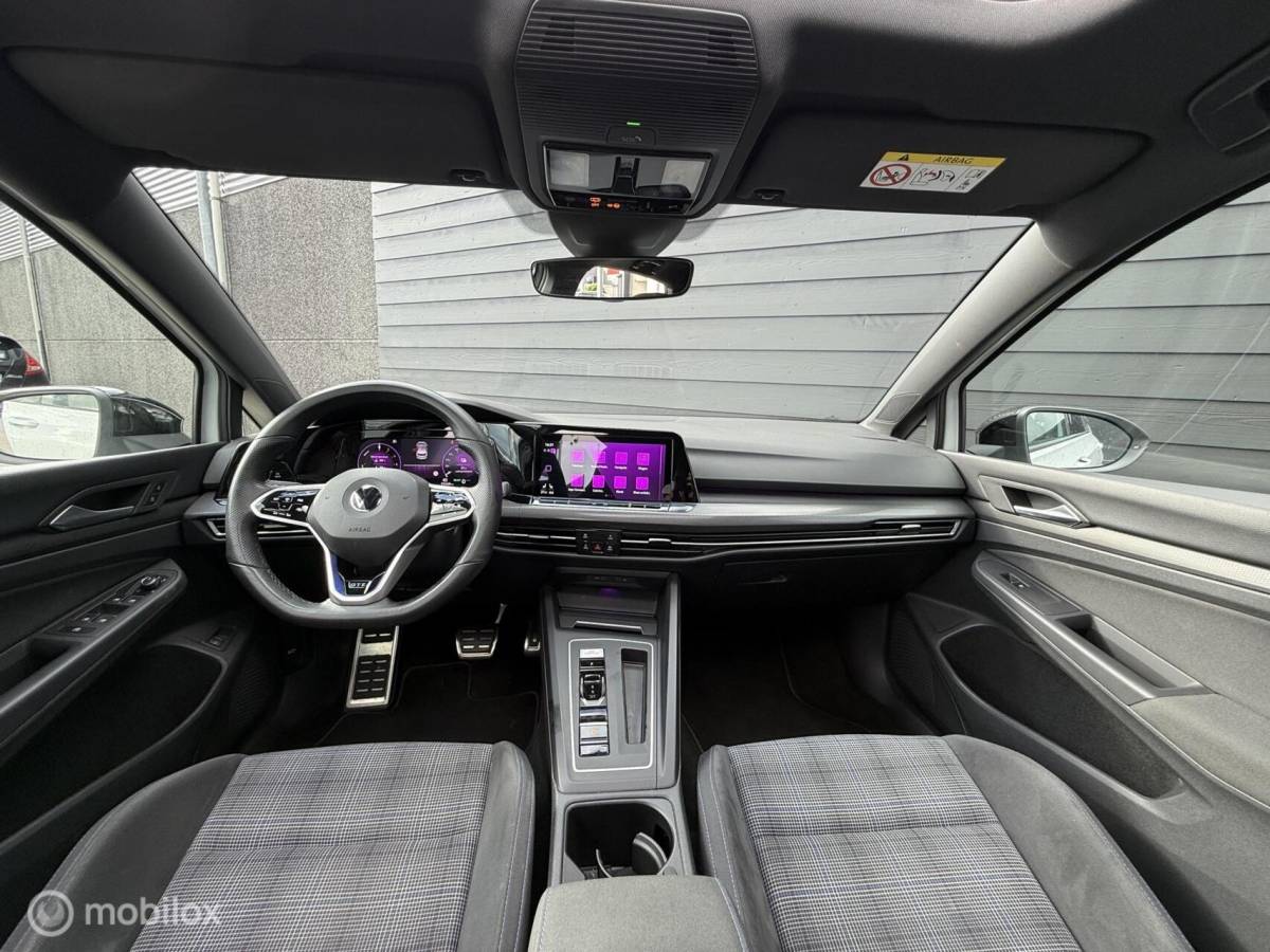 Volkswagen Golf Volkswagen Golf 1.4 eHybrid GTE 245PK Pano.dak/Winterpack/LED/18″