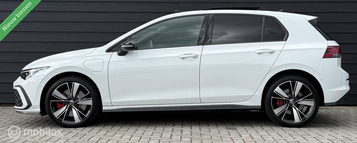 Volkswagen Golf Volkswagen Golf 1.4 eHybrid GTE 245PK Pano.dak/Winterpack/LED/18″