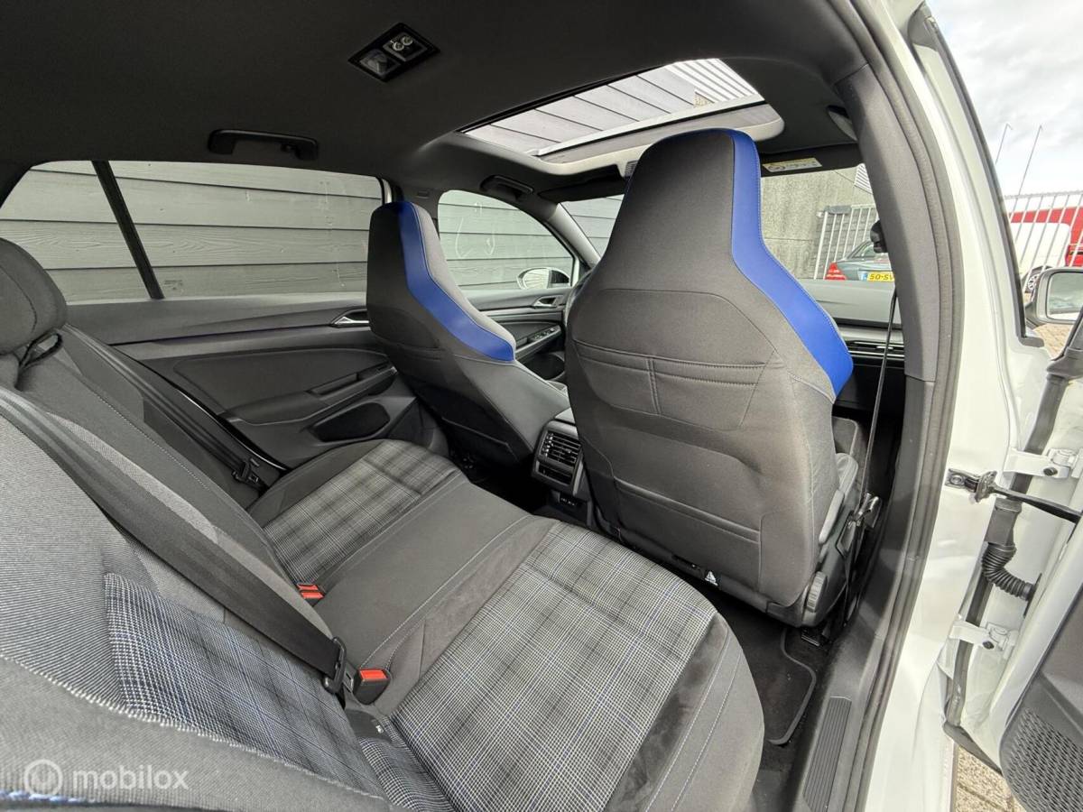 Volkswagen Golf Volkswagen Golf 1.4 eHybrid GTE 245PK Pano.dak/Winterpack/LED/18″